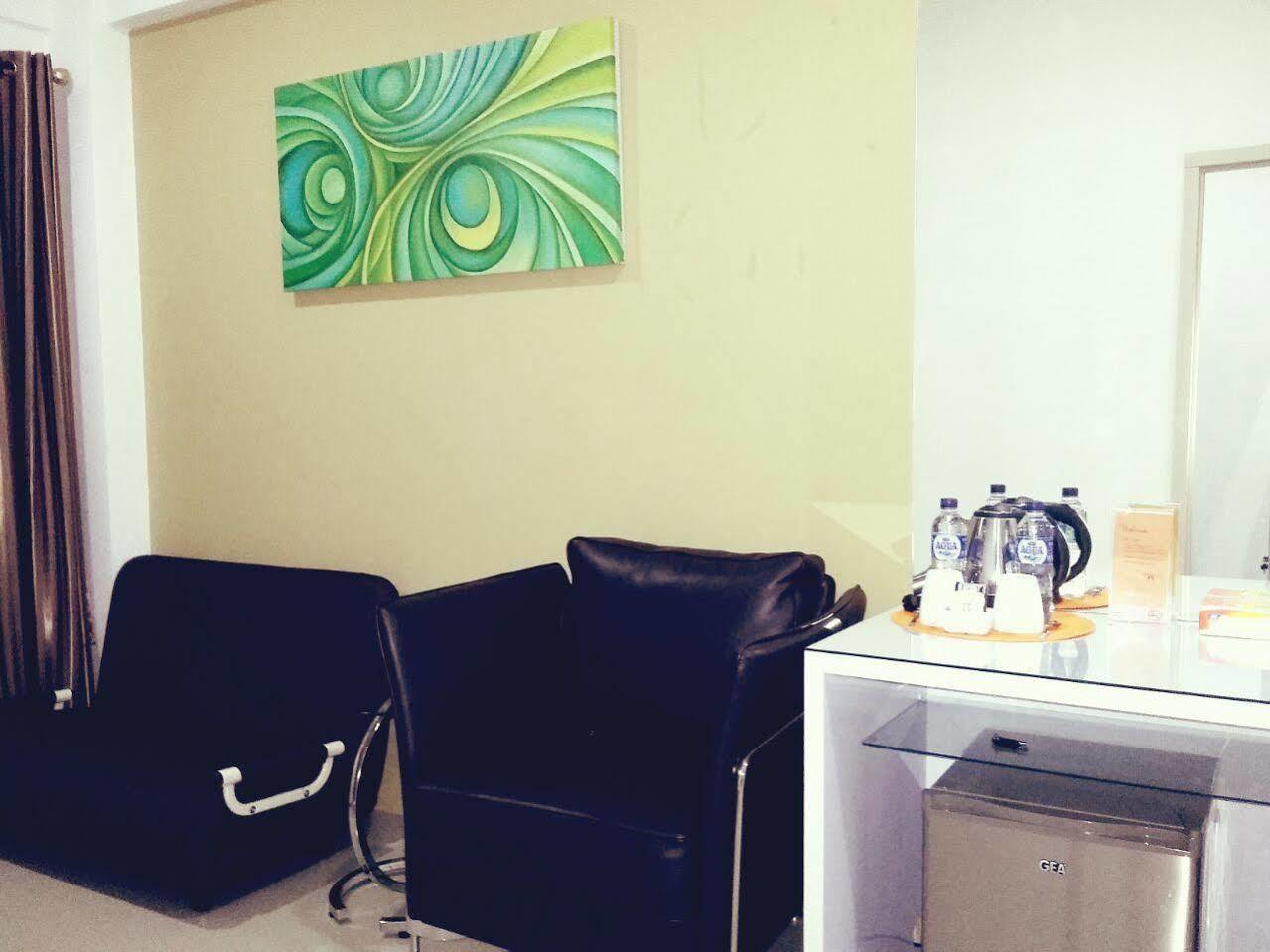 Myrooms Bekasi Exterior foto