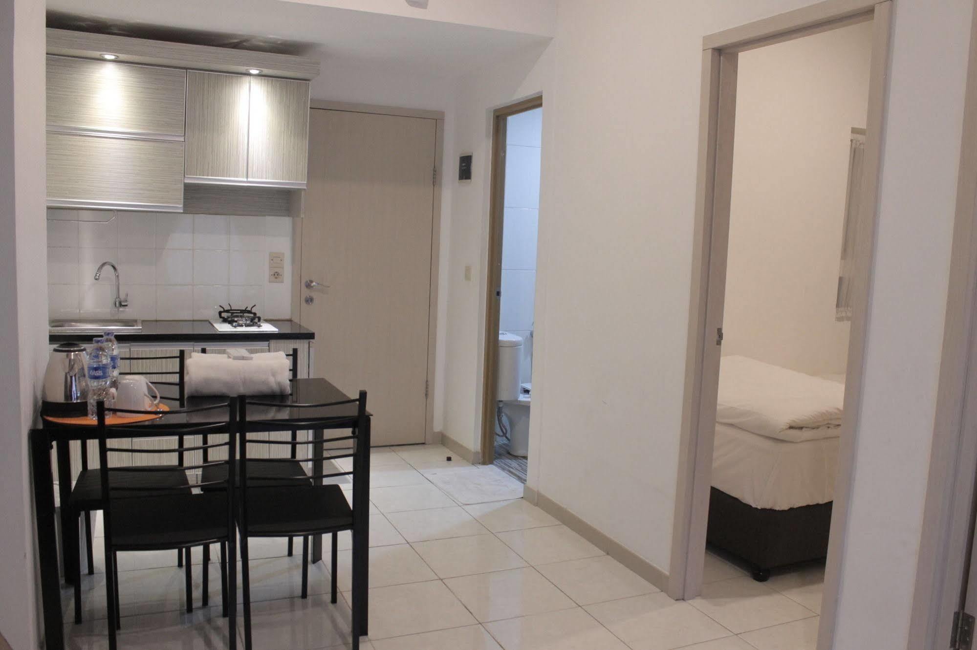 Myrooms Bekasi Exterior foto