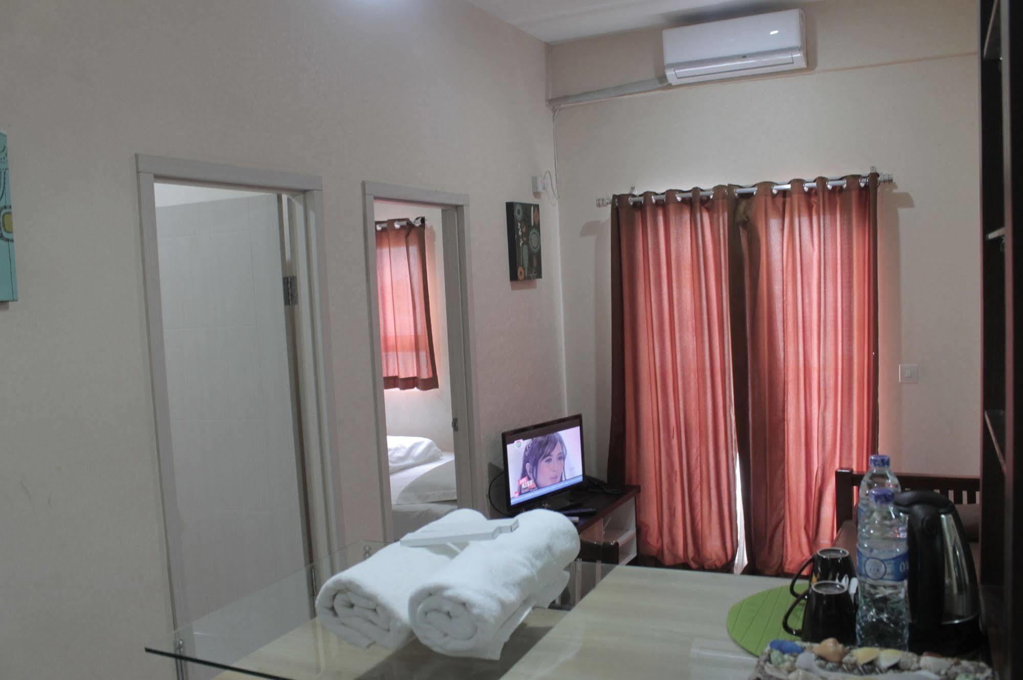 Myrooms Bekasi Exterior foto